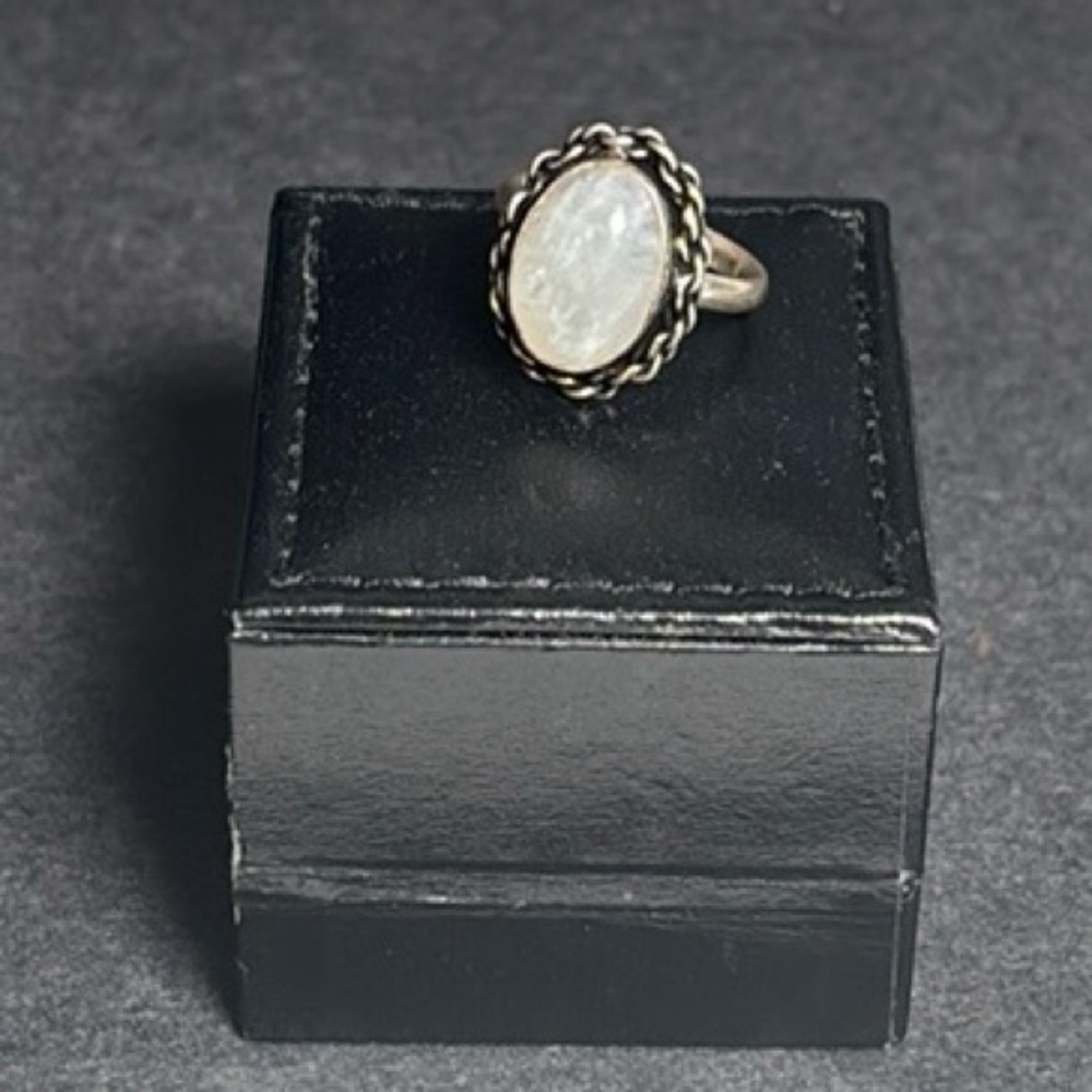 925 Sterling Silver Moonstone Ring Size 7.5